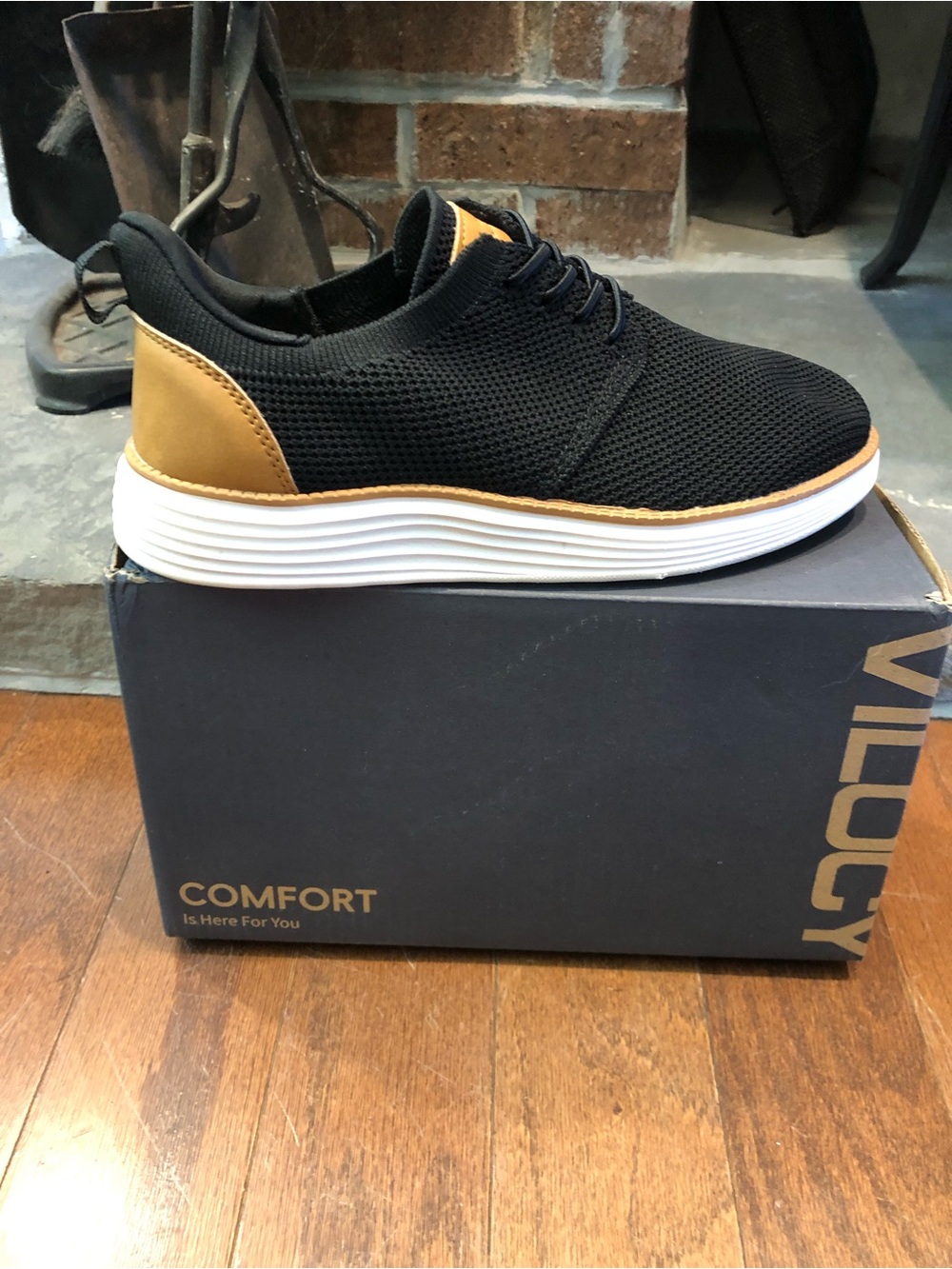 Kids vilocy tan and black dress shoes size 5